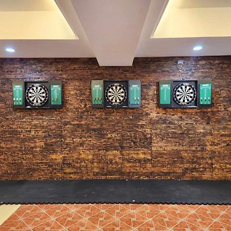 Burgundy Mckinley Place Service Apartment Manila Exterior photo