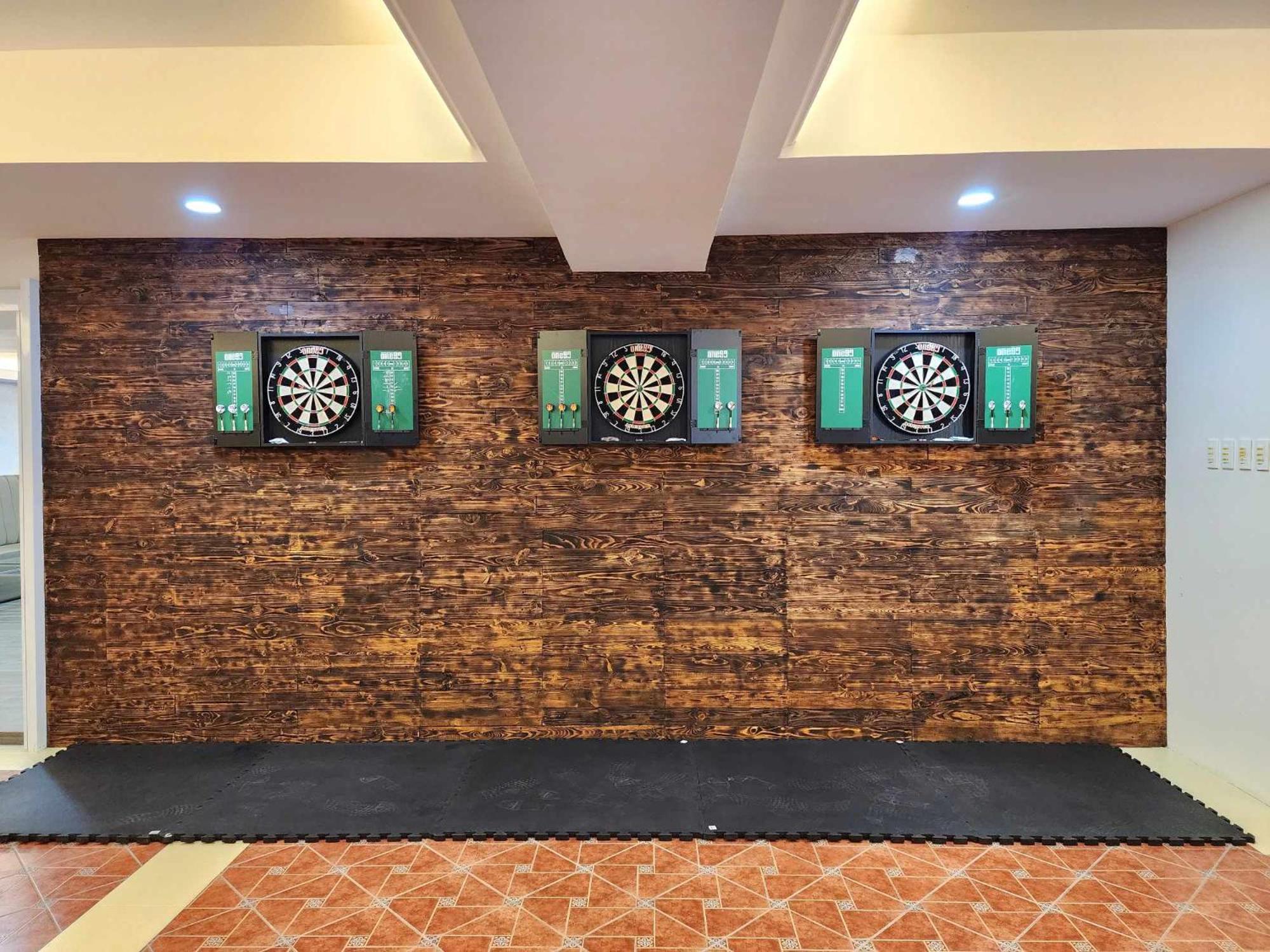 Burgundy Mckinley Place Service Apartment Manila Exterior photo